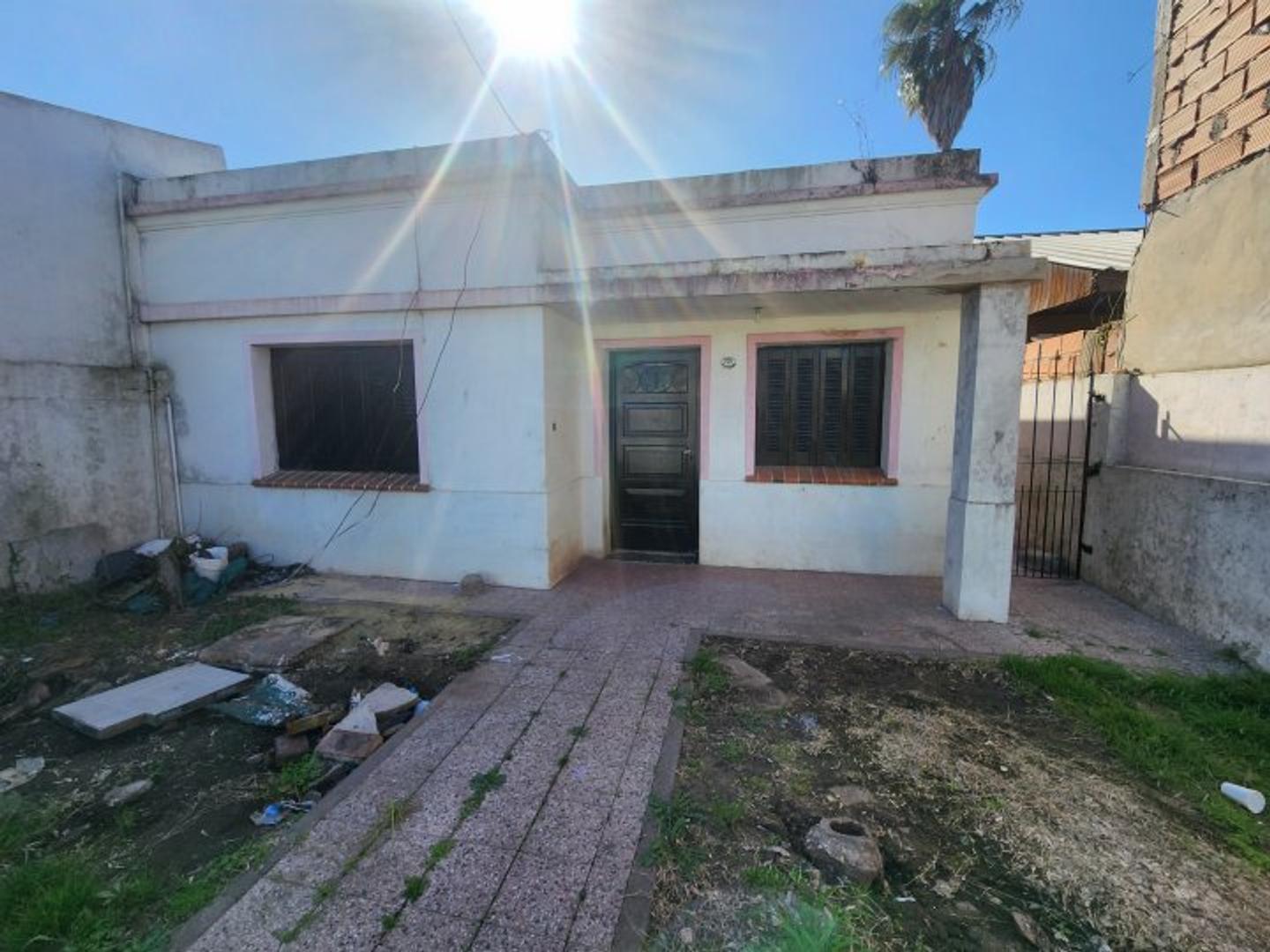 OPORTUNIDAD A LA VENTA CASA A LA VENTA EN MERLO, BS.AS. A RECICLAR