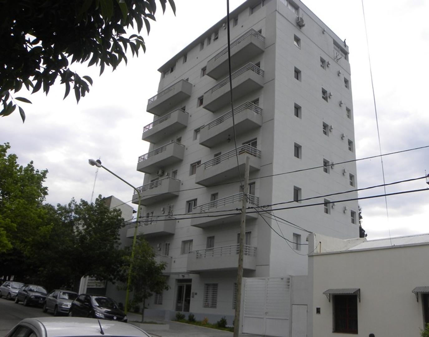 Local comercial a metros de Plaza Eduardo Costa