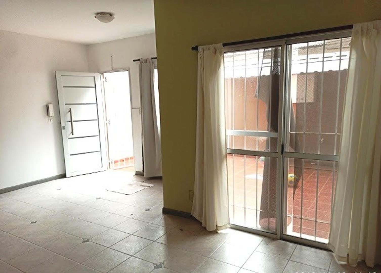 PH tipo dúplex, sin expensas, en Arroyito. Opcion FINANCIACION