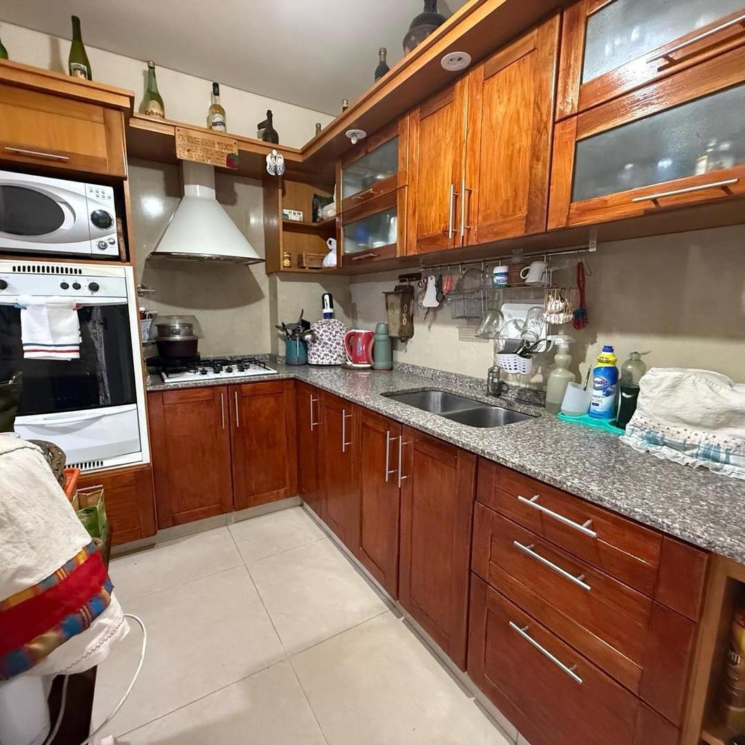 Departamento 4 ambientes con 2 baños