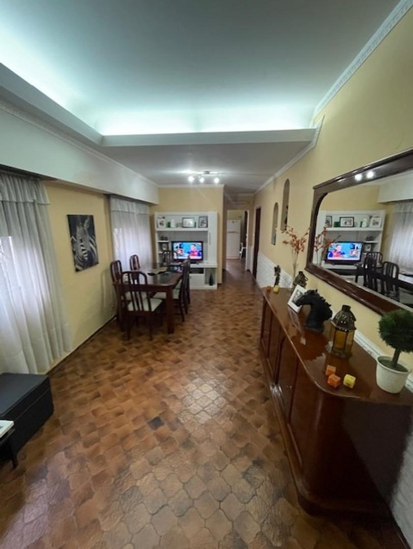 Casa 3 ambientes con 2 baños