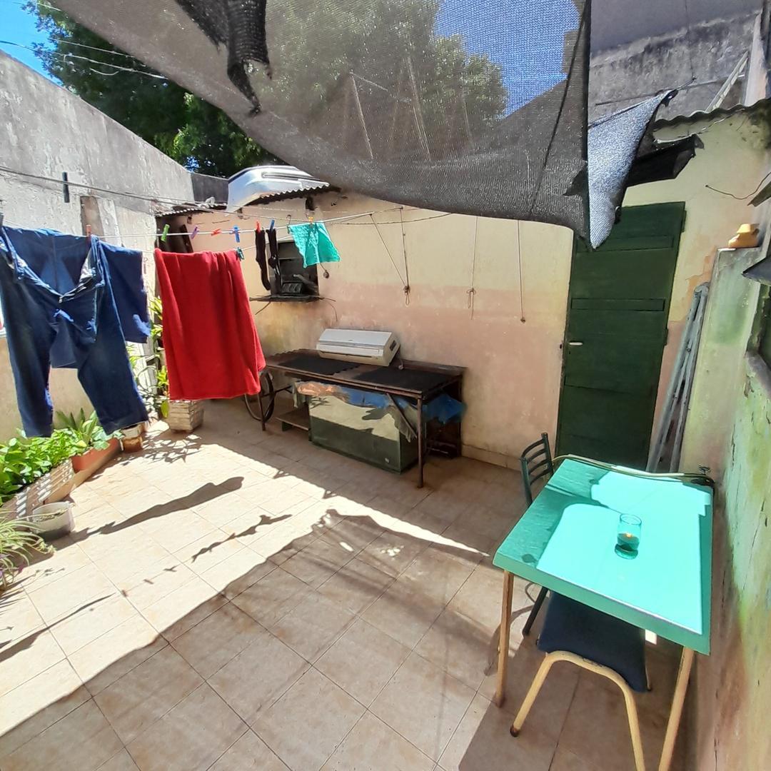 NUEVO VALOR - CASA 3 AMBIENTES EN ESQUINA - PATIO Y TERRAZA