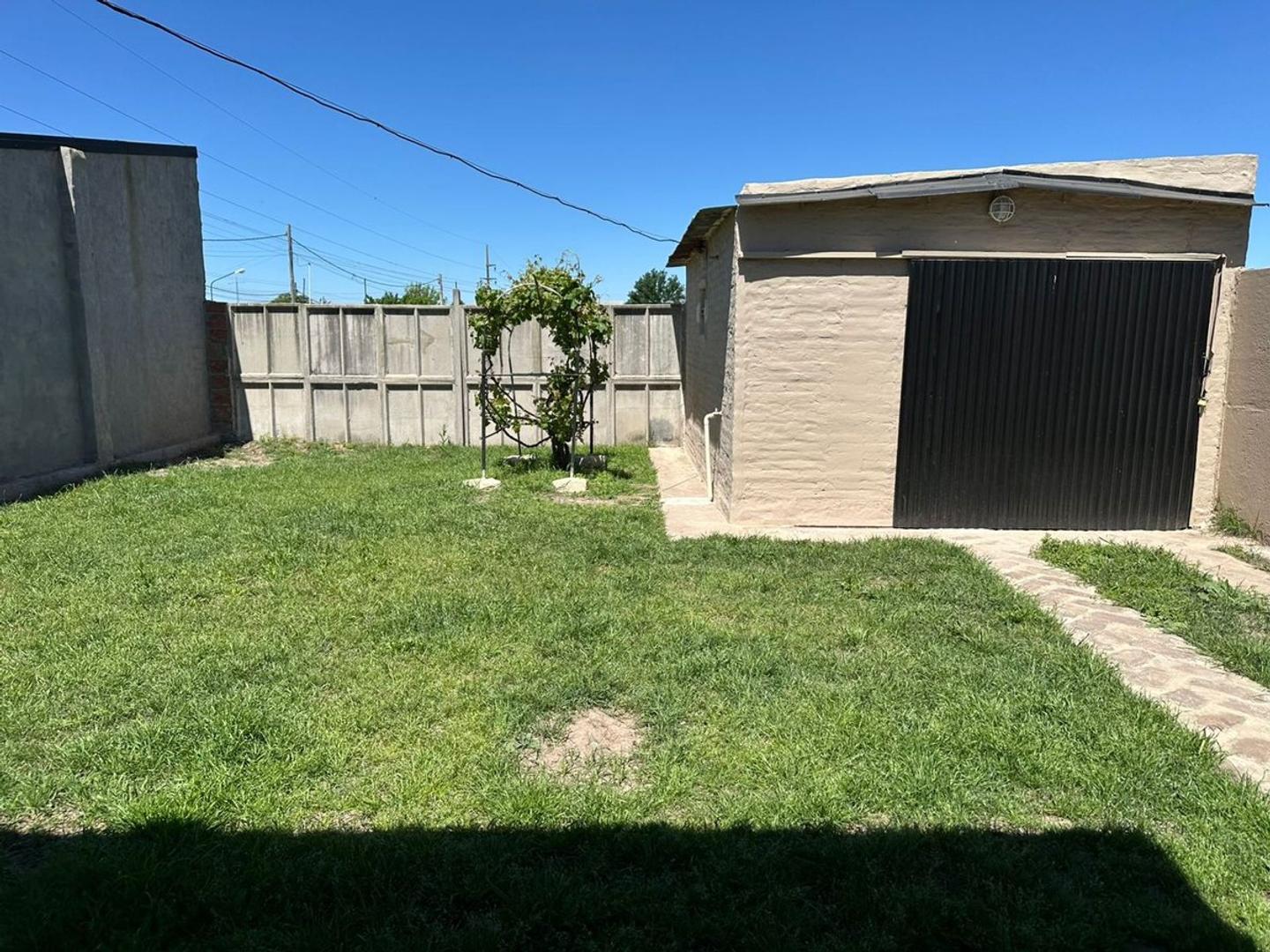 ALQUILER CASA 1 DORMITORIO CON PATIO LEHMANN