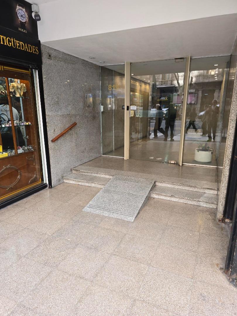 Rivadavia 822 , Piso 2