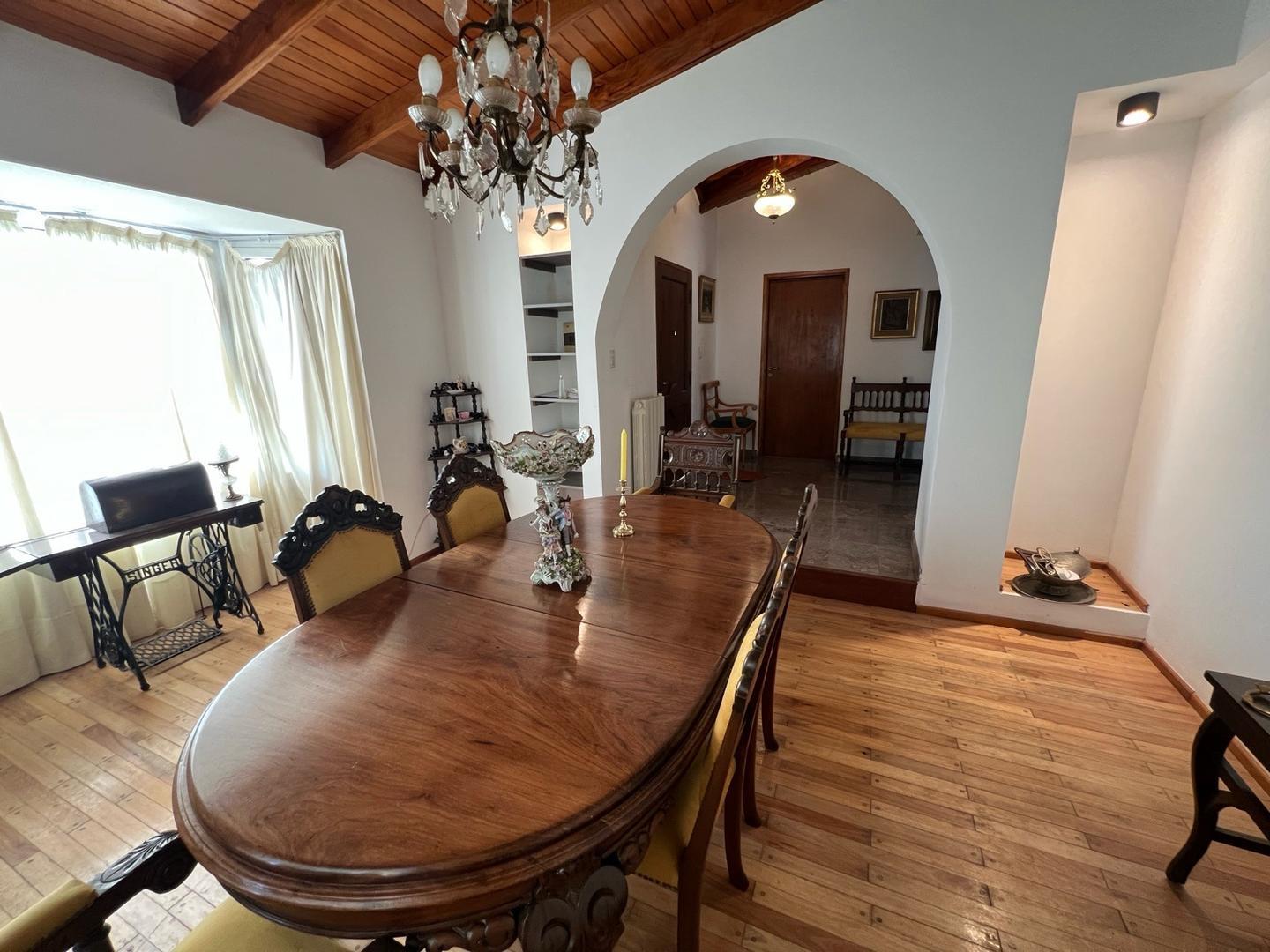 Casa 4 ambientes con 3 baños