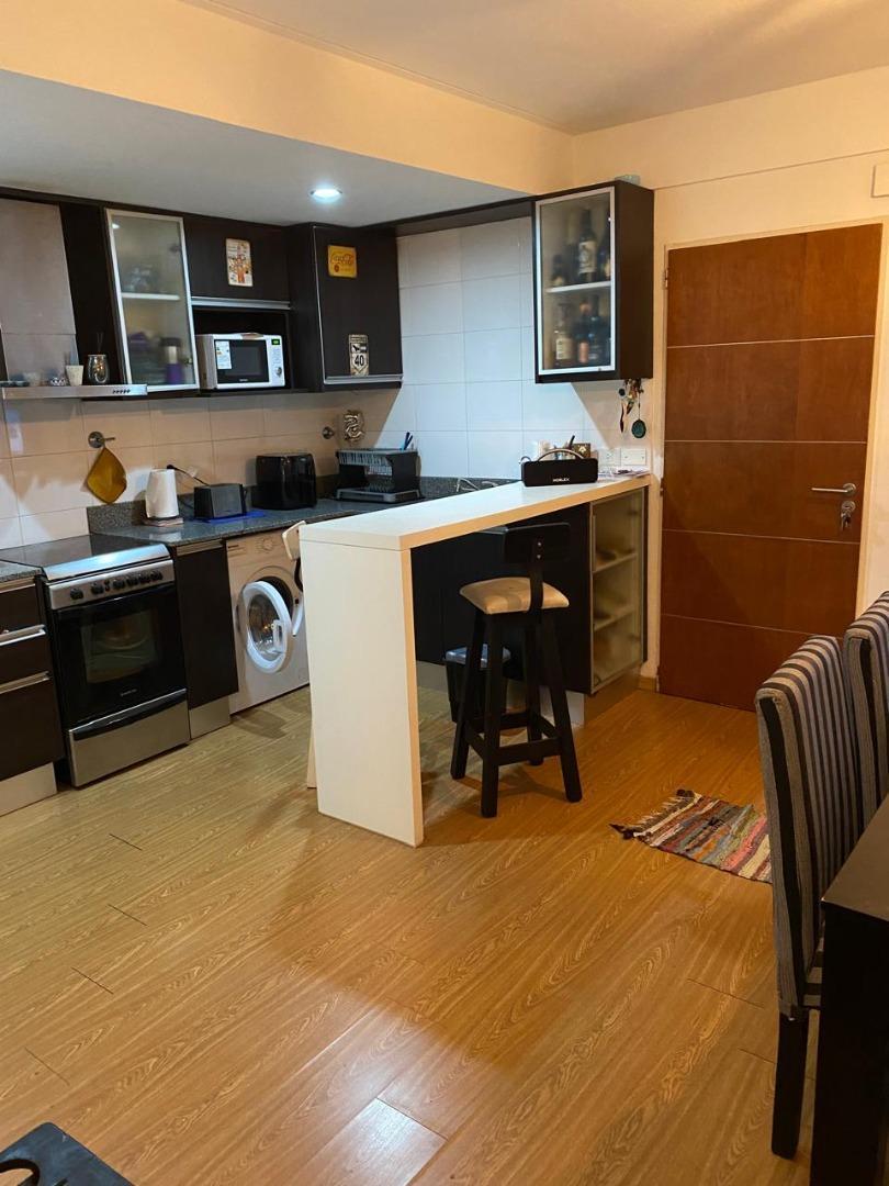 Peron 1500 , Piso 2º