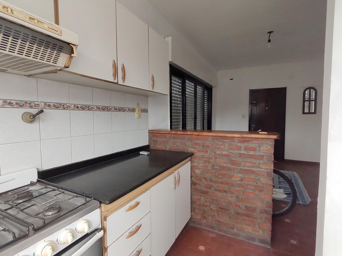 Casa en Alquiler en San Antonio de Padua, $ 800.000