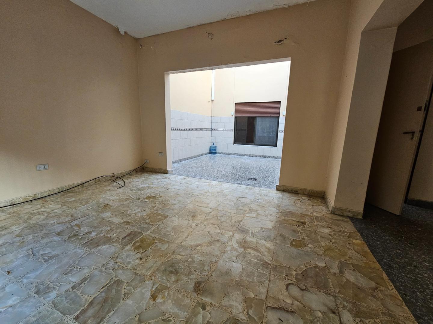 Casa en Alquiler con 1 cochera