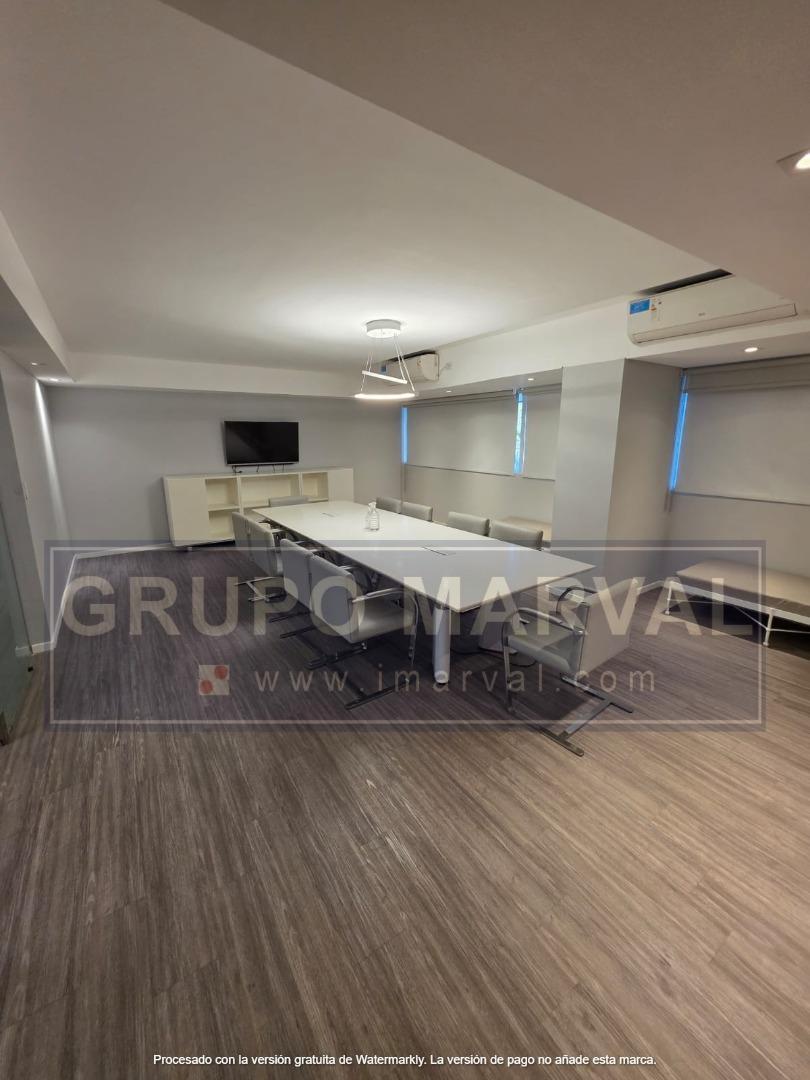 Oficina Monoambiente con 4 baños