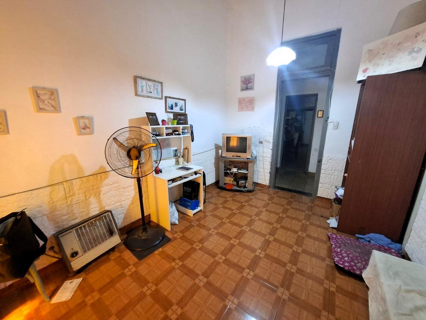 Casa 2 ambientes con 1 baño