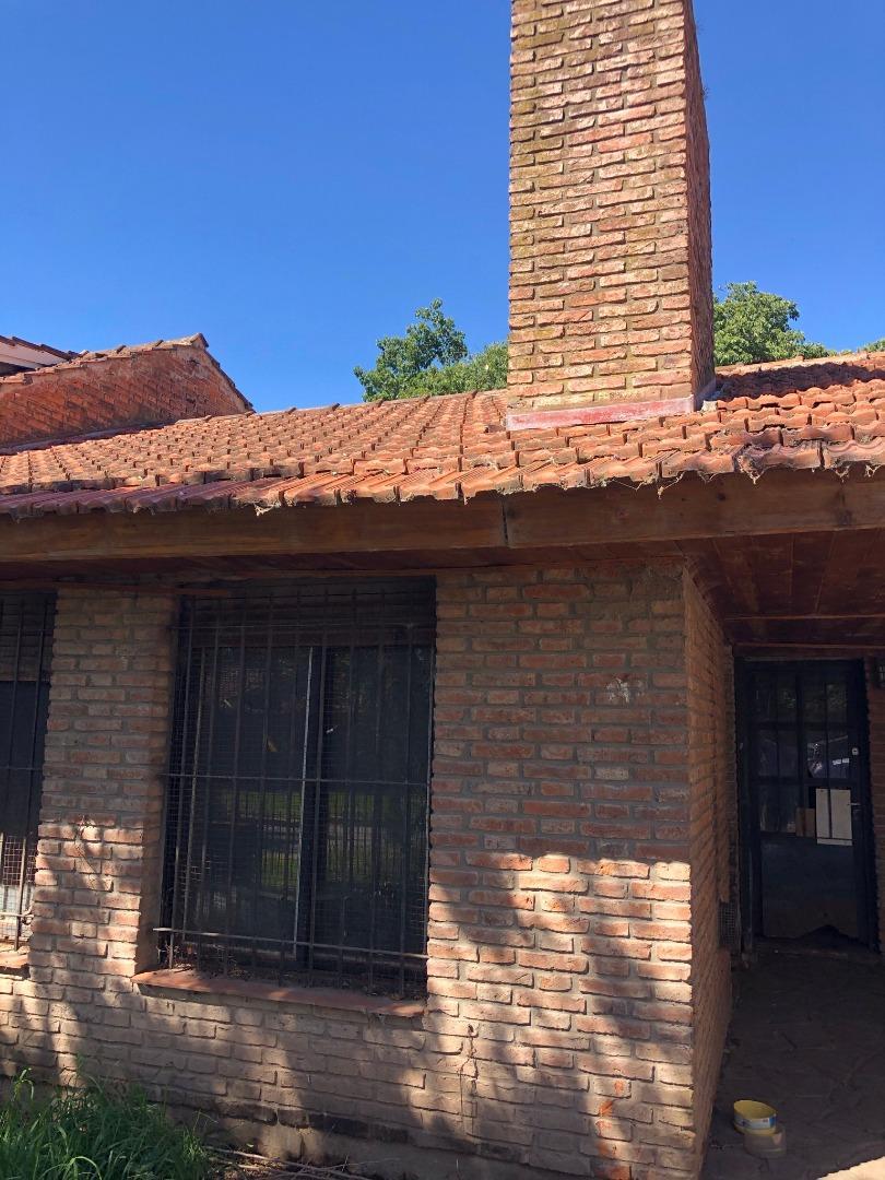 JOSE MARMOL - lote con construcción a demoler