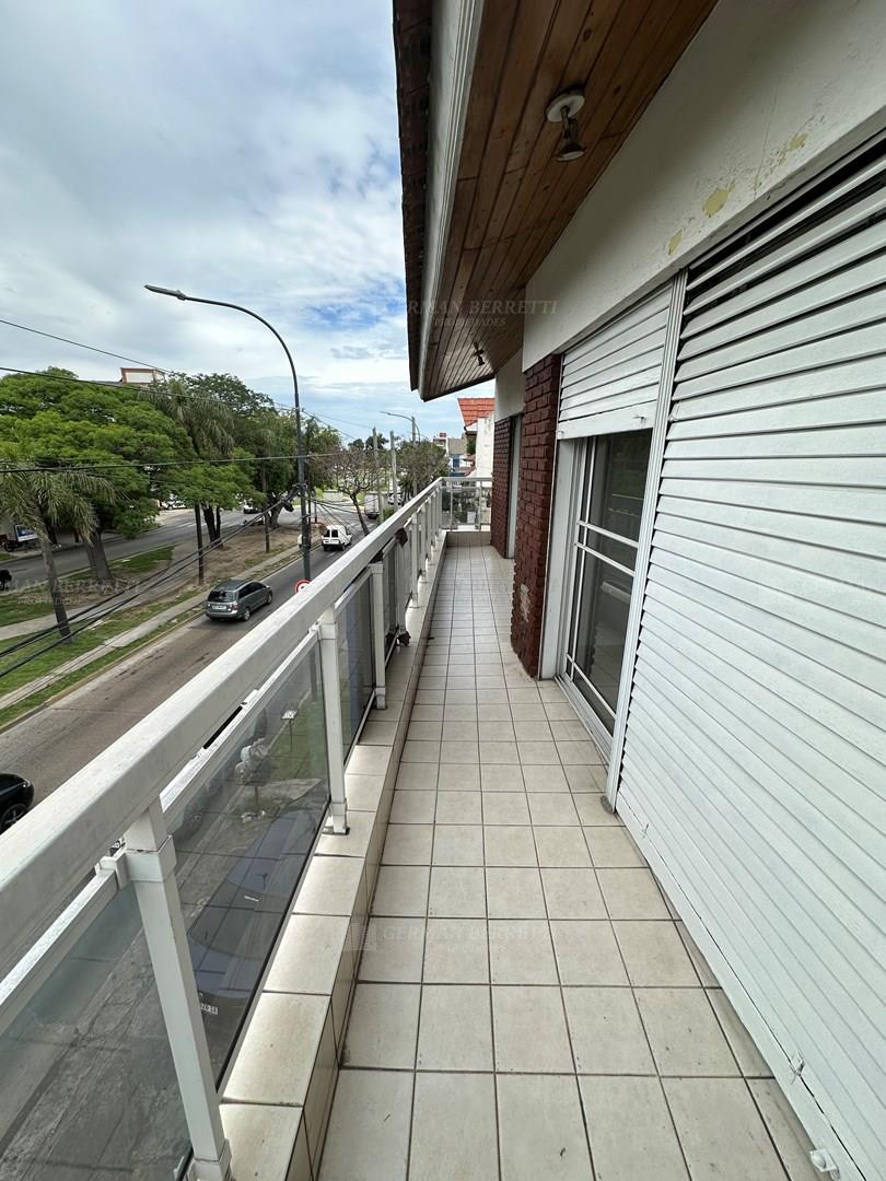 Departamento en Alquiler en Lanus, $ 950.000