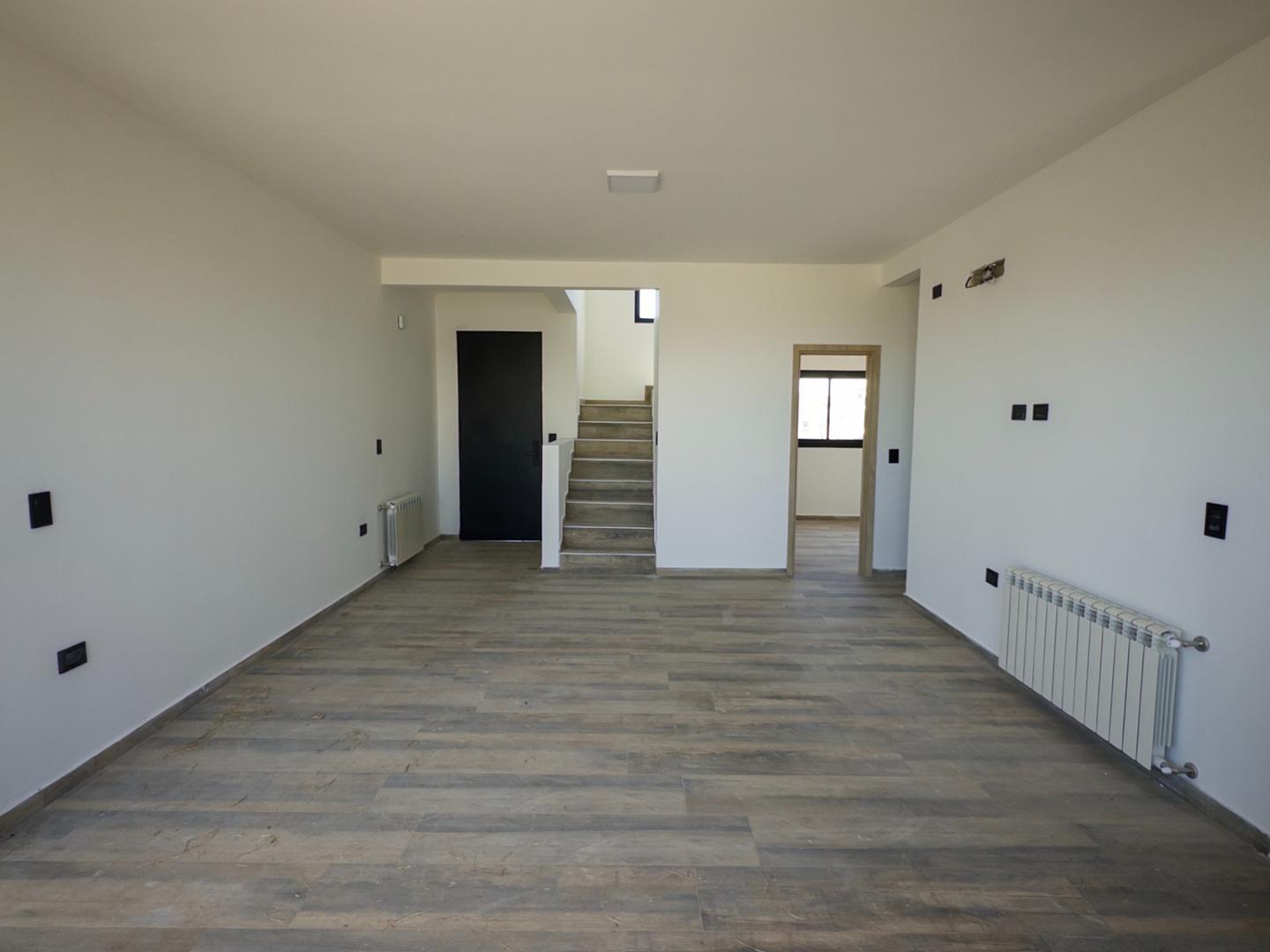 Depto Tipo Casa en Venta con 2 cocheras