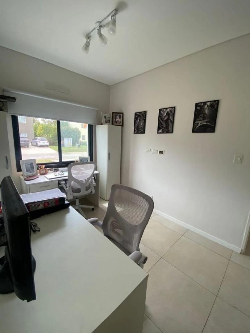 Casa en Venta con 5 cocheras