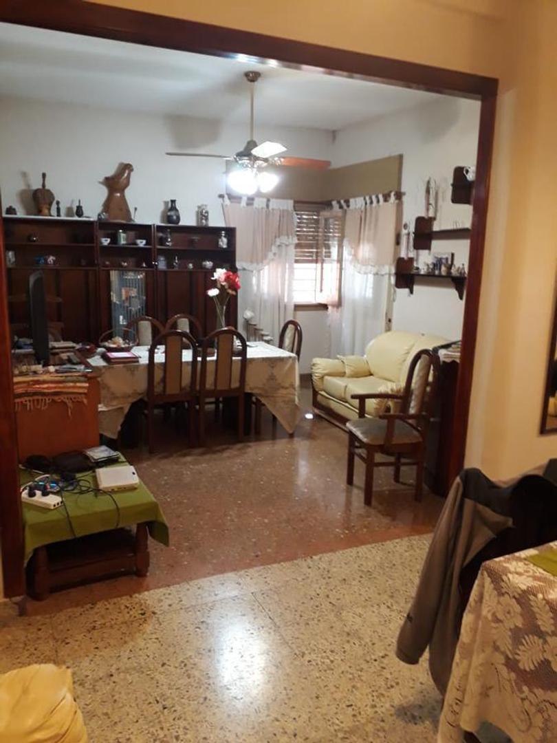 Casa con Ambientes amplios en Moron
