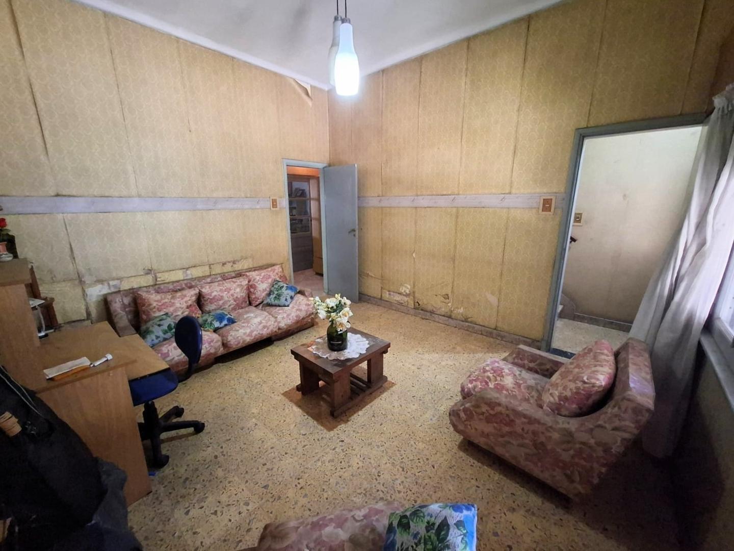 Depto Tipo Casa 4 ambientes con 2 baños