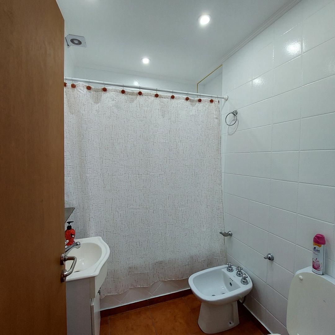 Casa en venta - Castelar Norte - Dean Funes Al 700