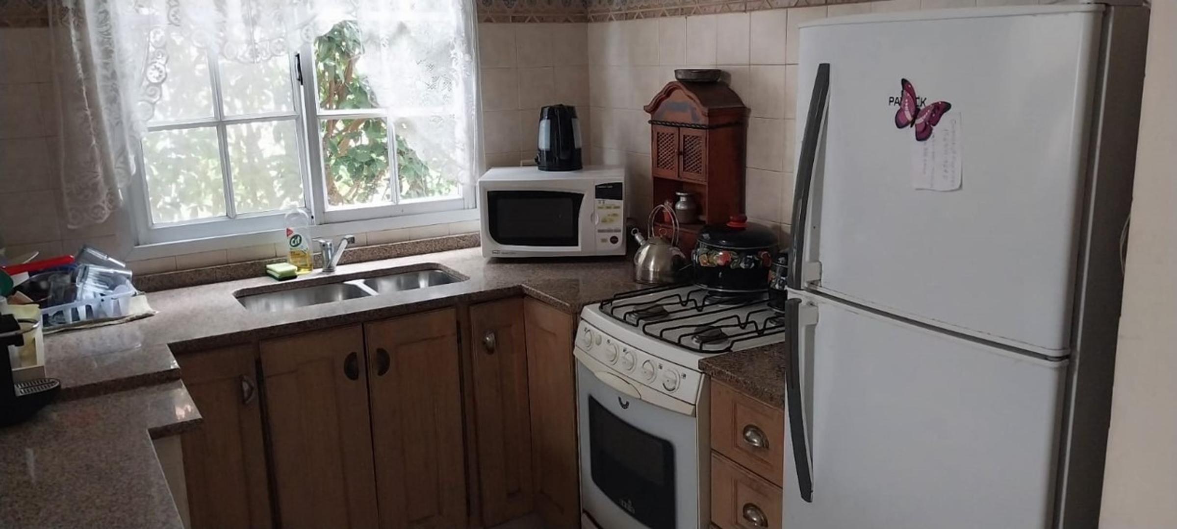 Casa 3 ambientes con 2 baños