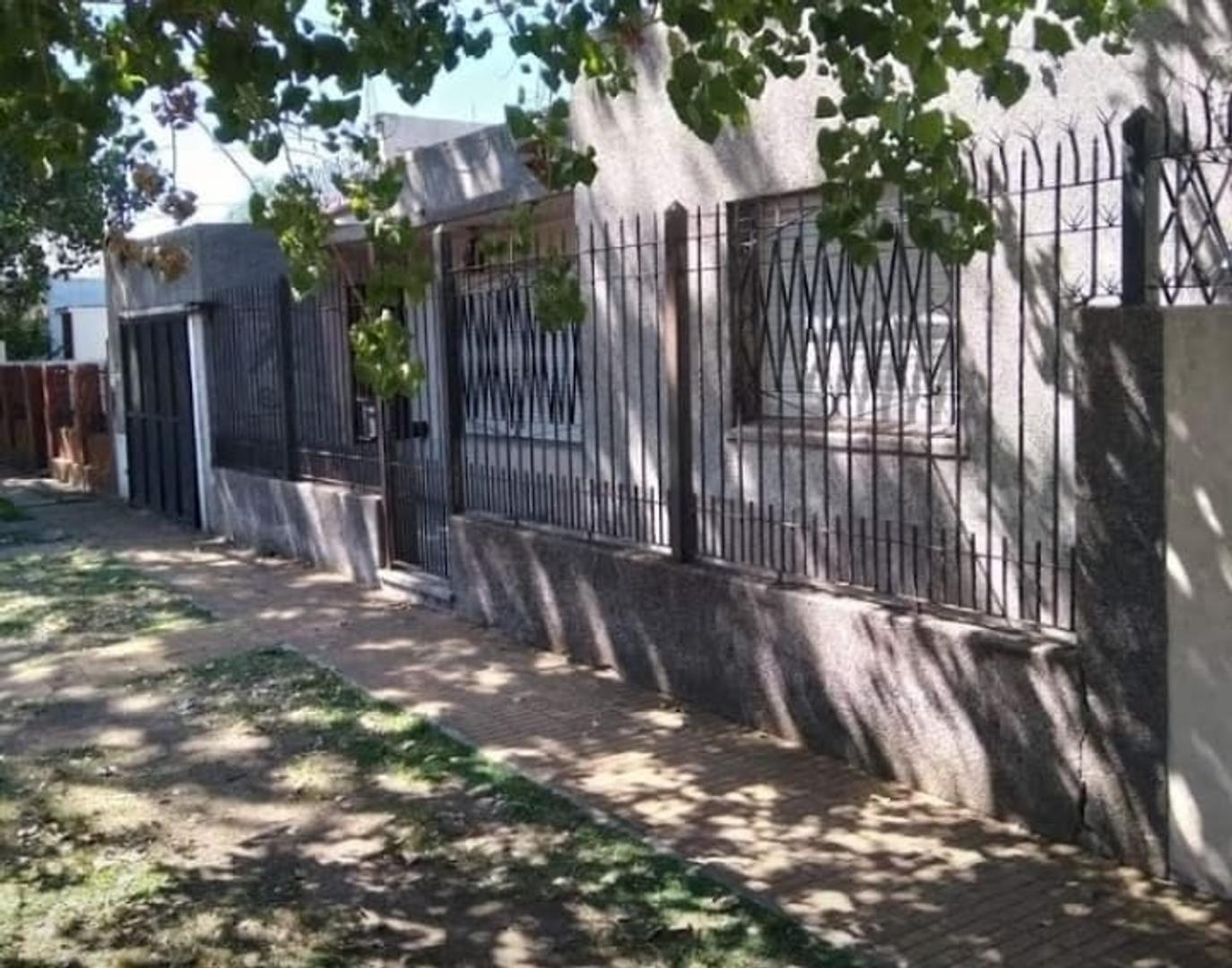 Casa en Esquina en barrio Quilmes Oeste
