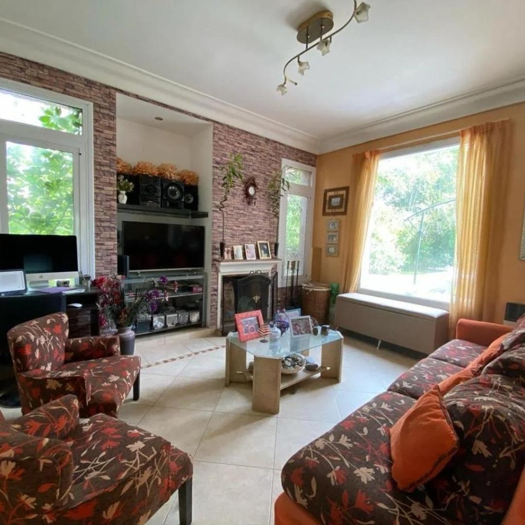 Casa en venta 6 ambientes Barrio Santa Bárbara
