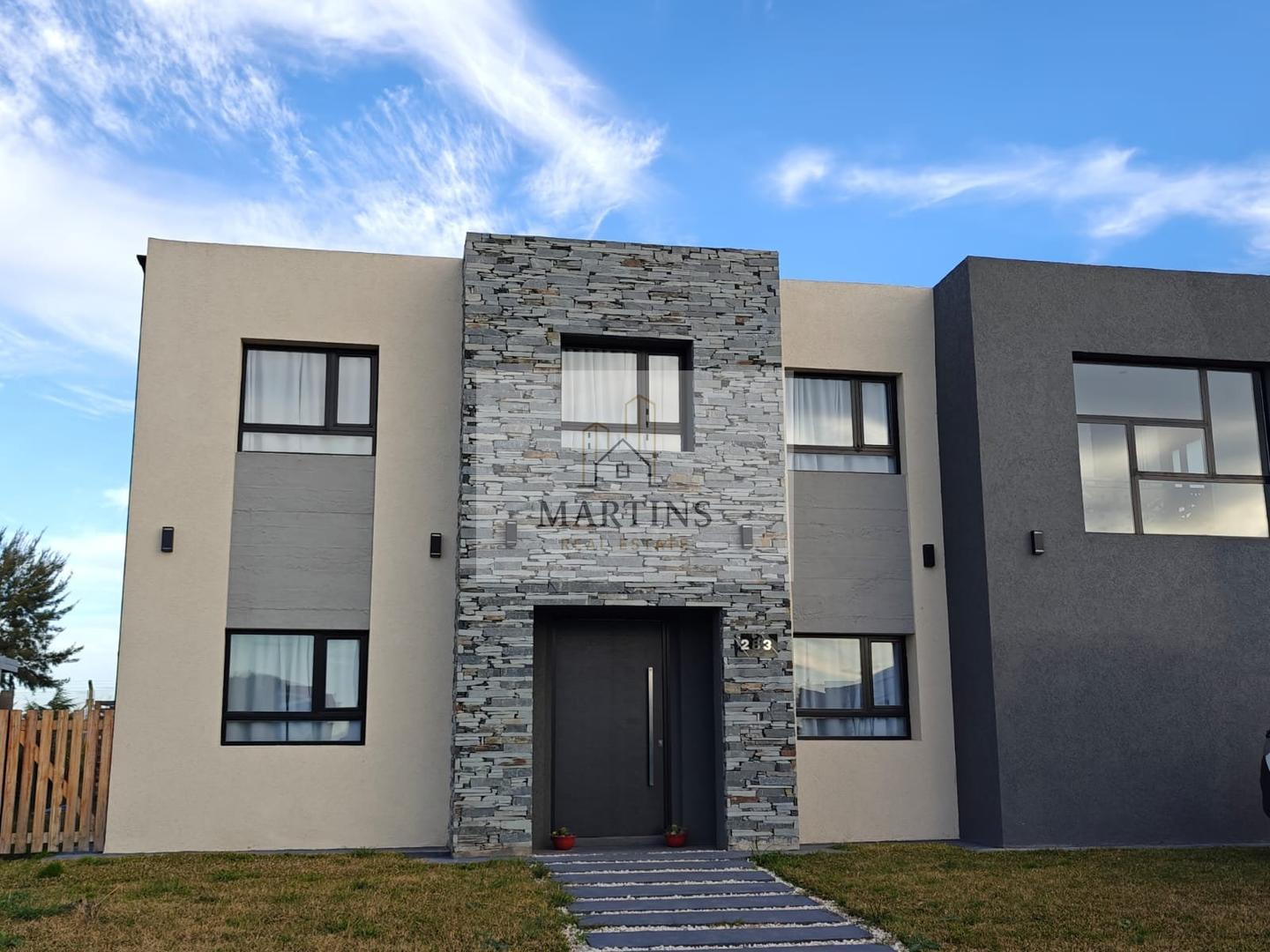 Casa con pileta en San Sebastian apto crédito