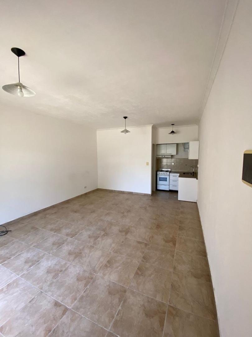 Monoambiente en alquiler Moron Sur