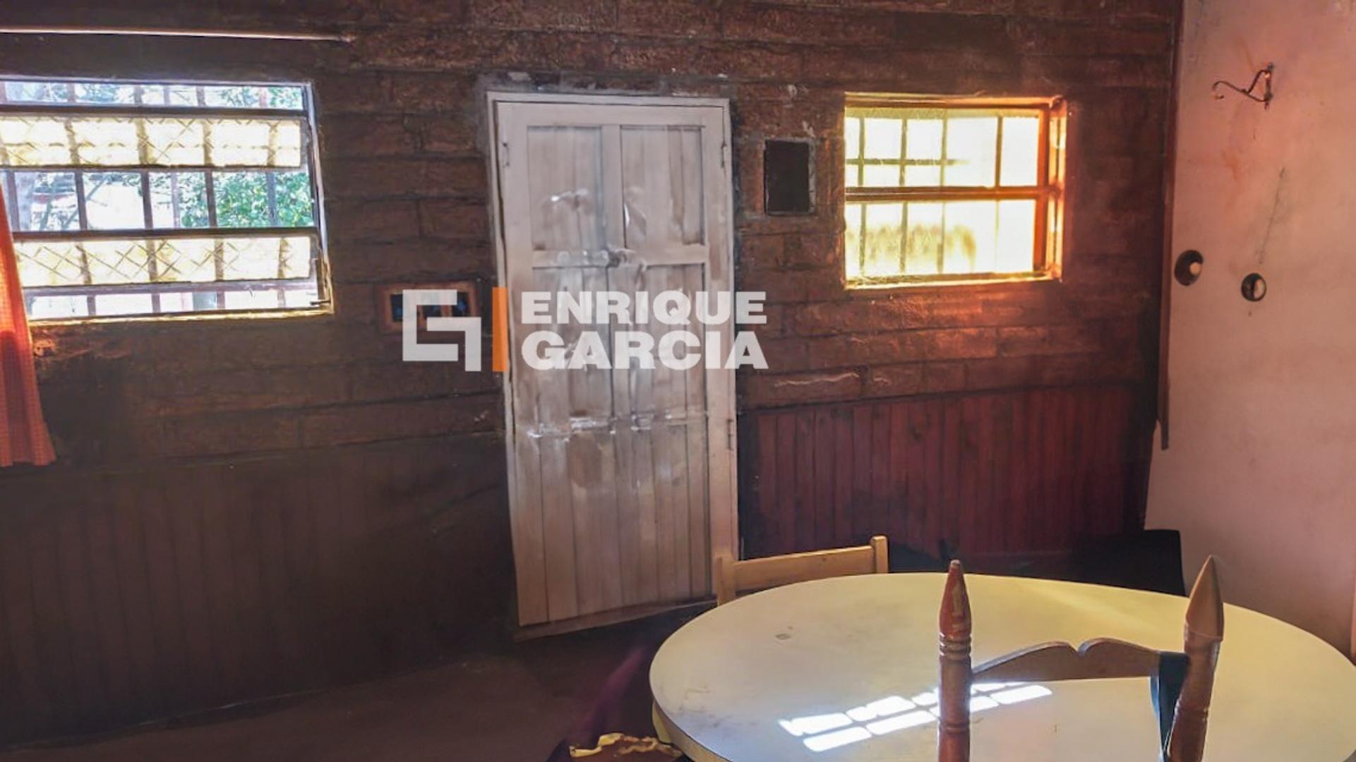 VENTA CASA 3 AMBIENTES CON COCHERA, JARDÍN Y TERRAZA