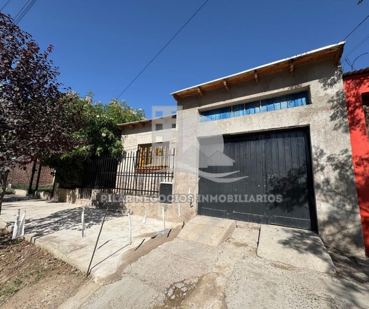 VENDO CASA CERCANA BARRIO SUPE - GODOY CRUZ