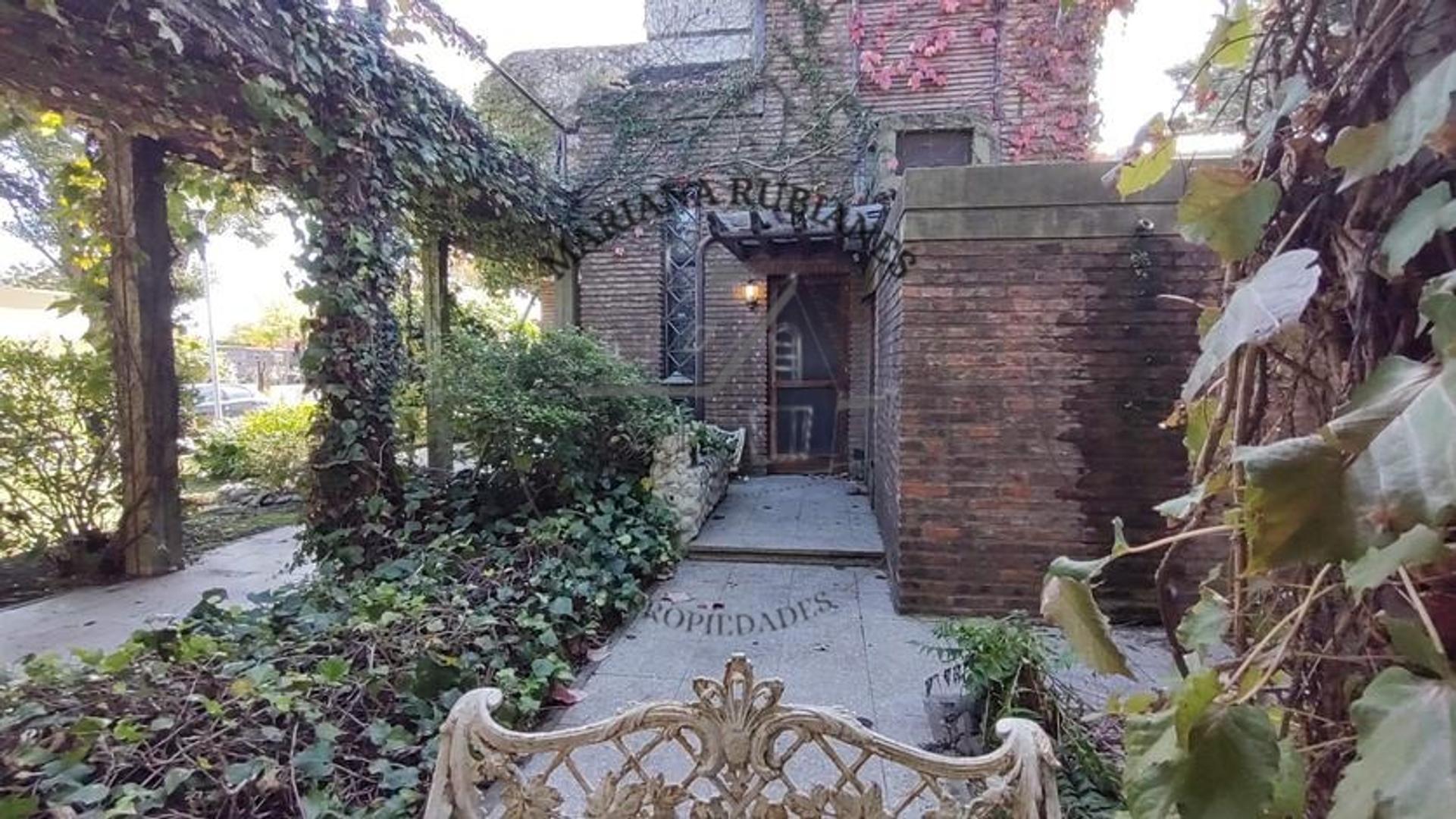 Casa en Venta con 1 cochera