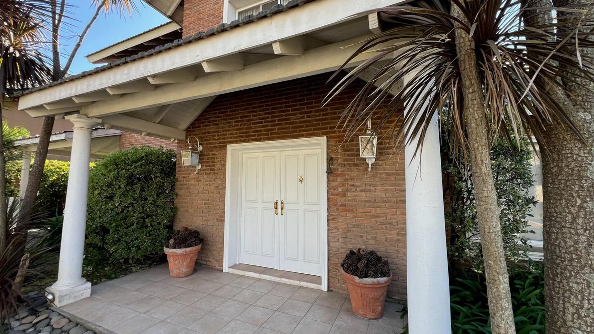 Casa en Alquiler de 3 dormitorios