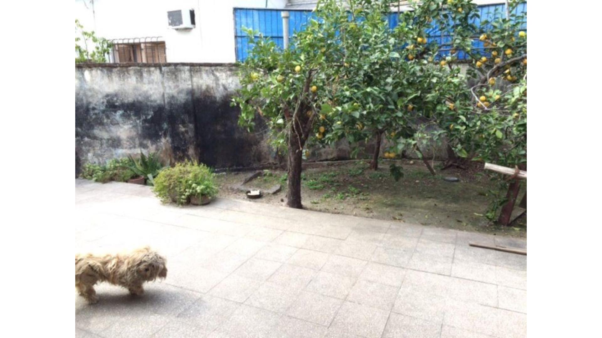 Depto Tipo Casa en Venta 50 años