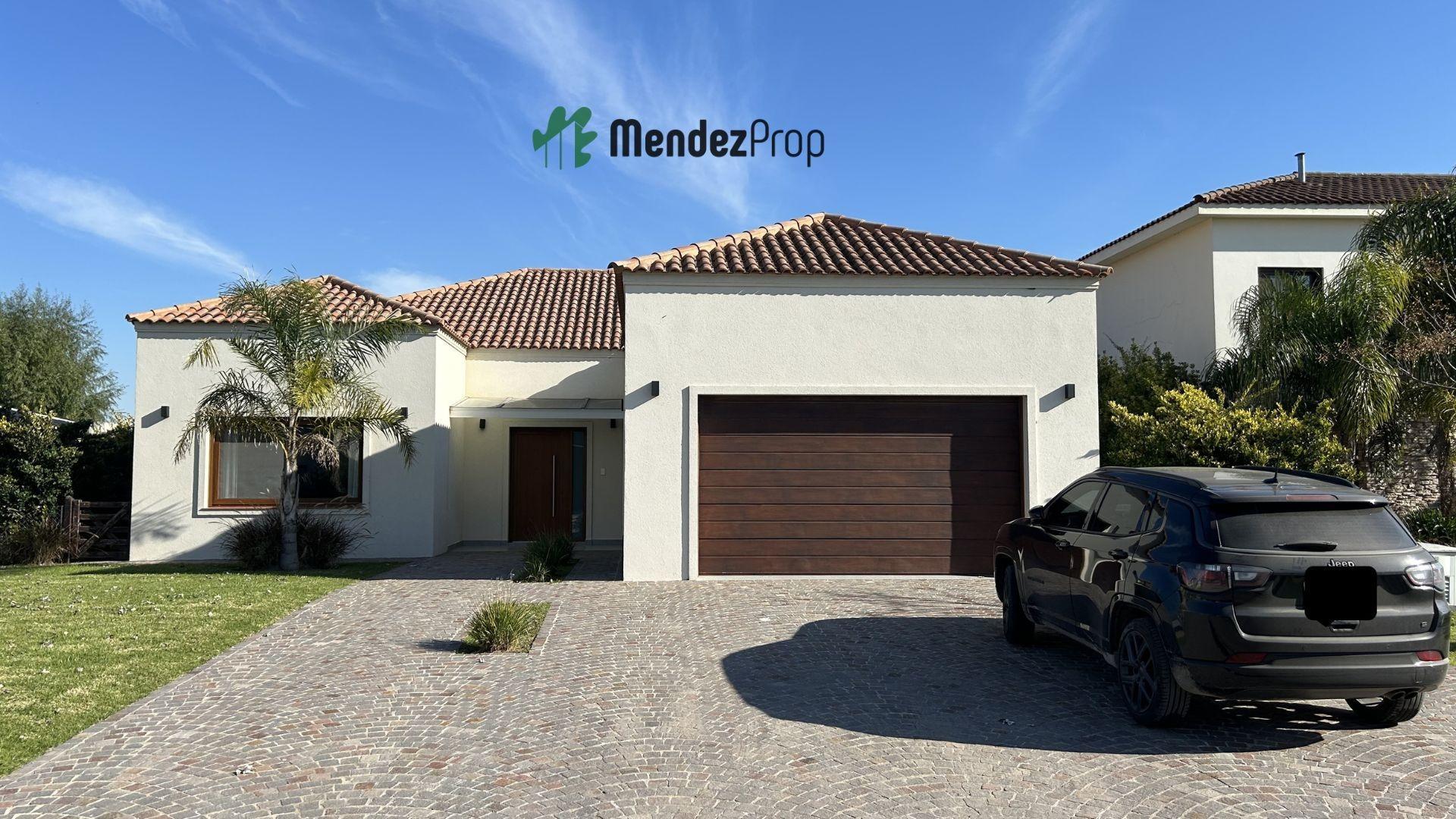 Casa 4 ambientes con 3 baños