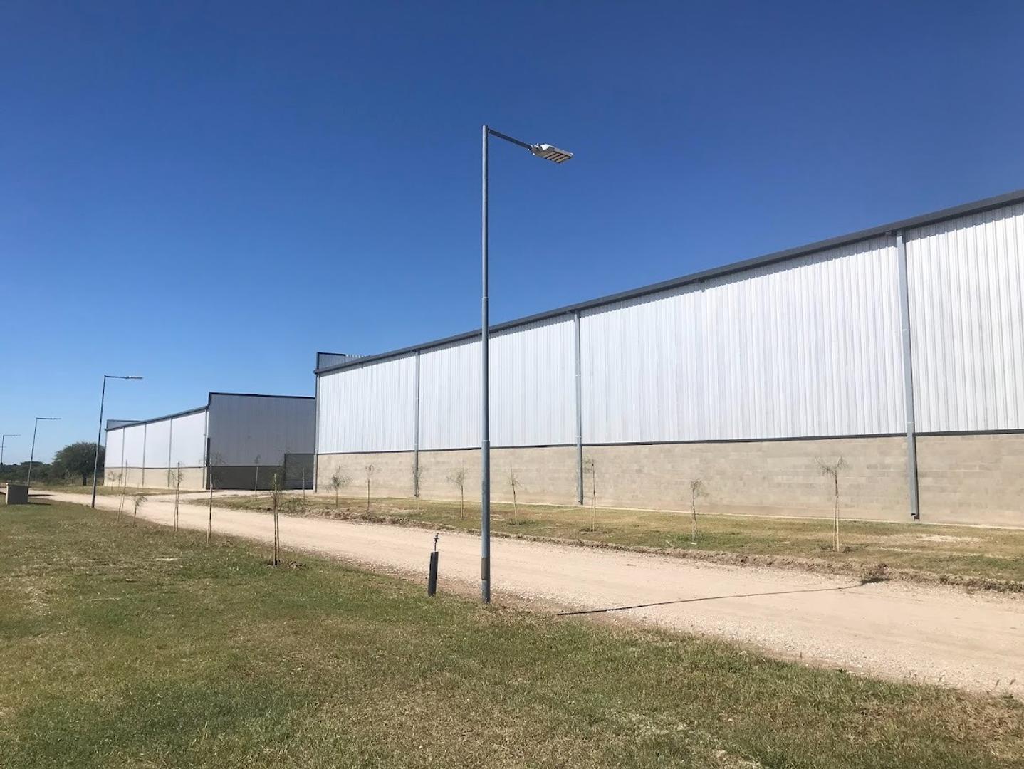 Nave Industrial 1900 m2  Autovía RP5 Cordoba - Alta Gracia