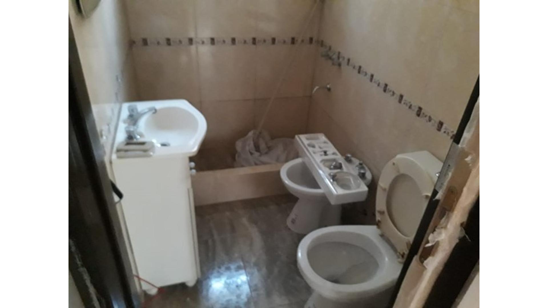 Casa 7 ambientes con 4 baños