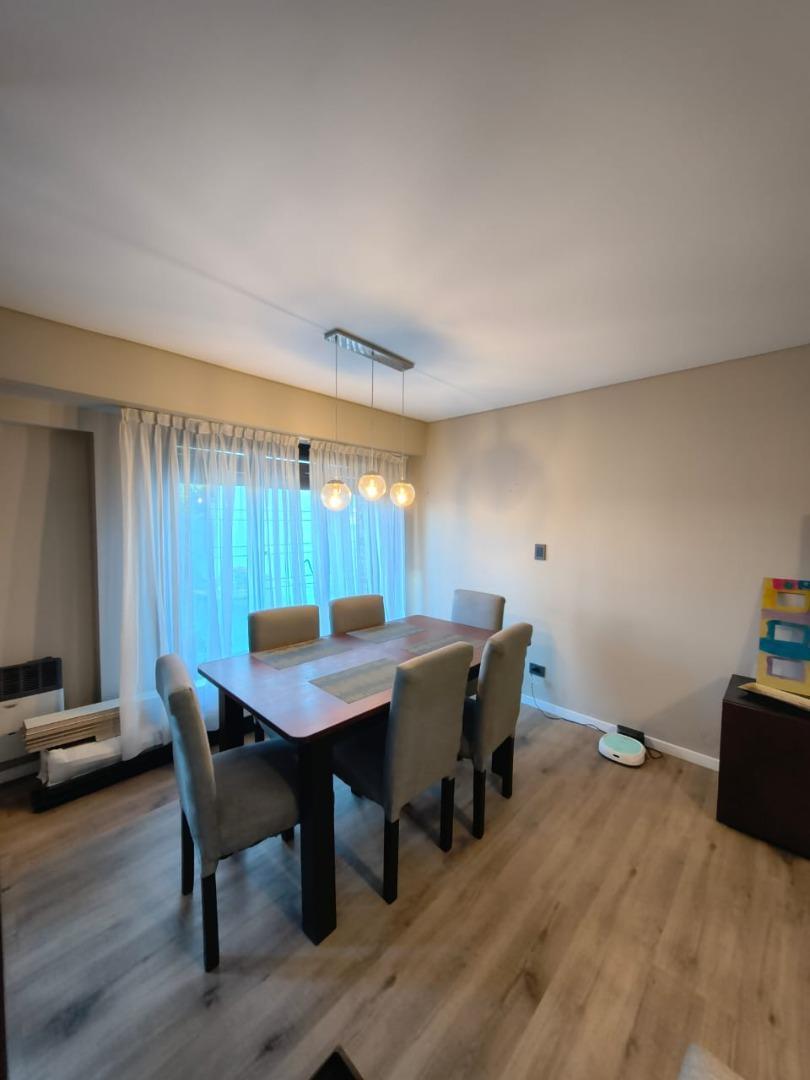 Depto Tipo Casa en Venta con 1 cocheras