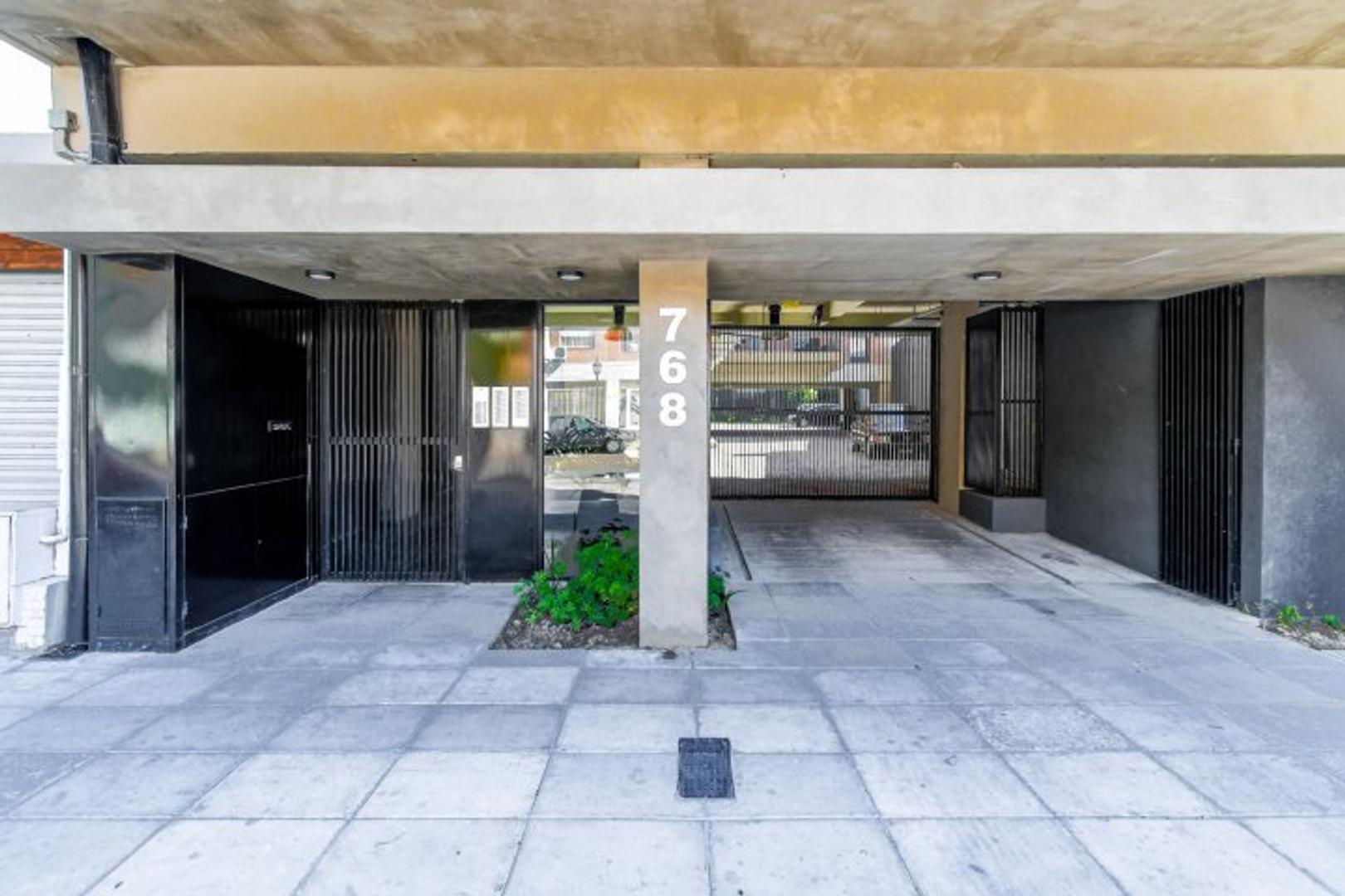 Av. Italia 700 , Piso 6