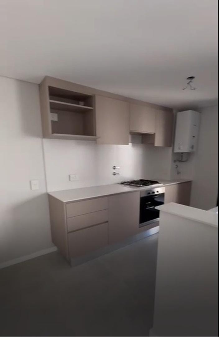 Mendoza 2600, Piso 8