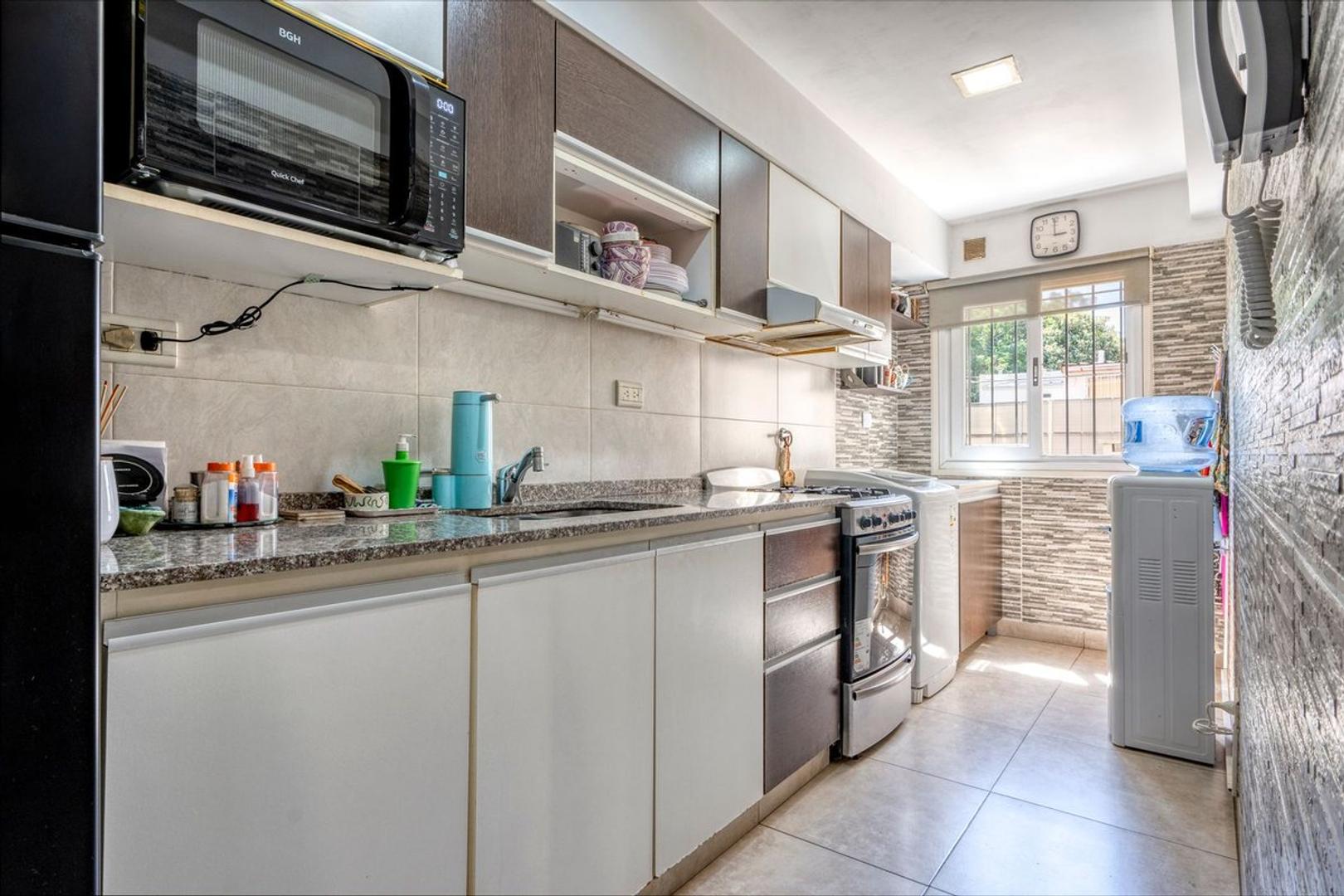 Casa 3 ambientes con 2 baños