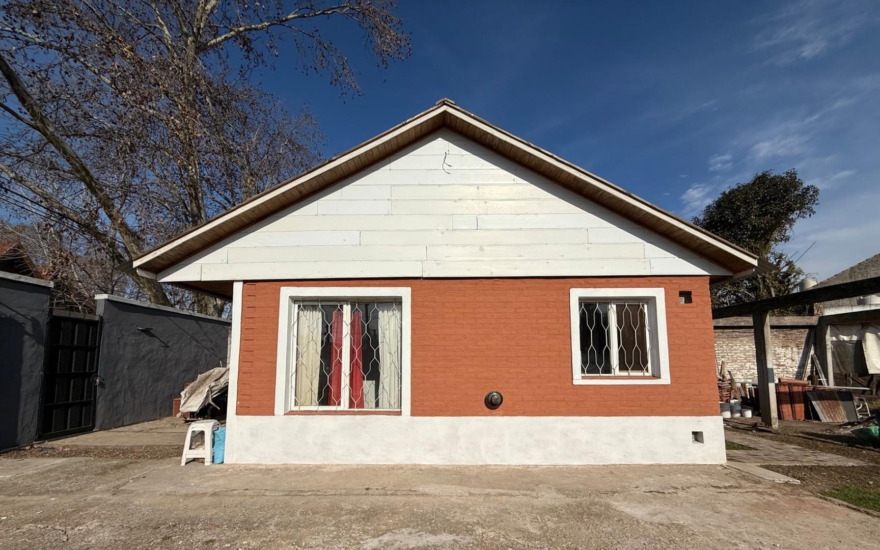 Casa 3 ambientes con 1 baño