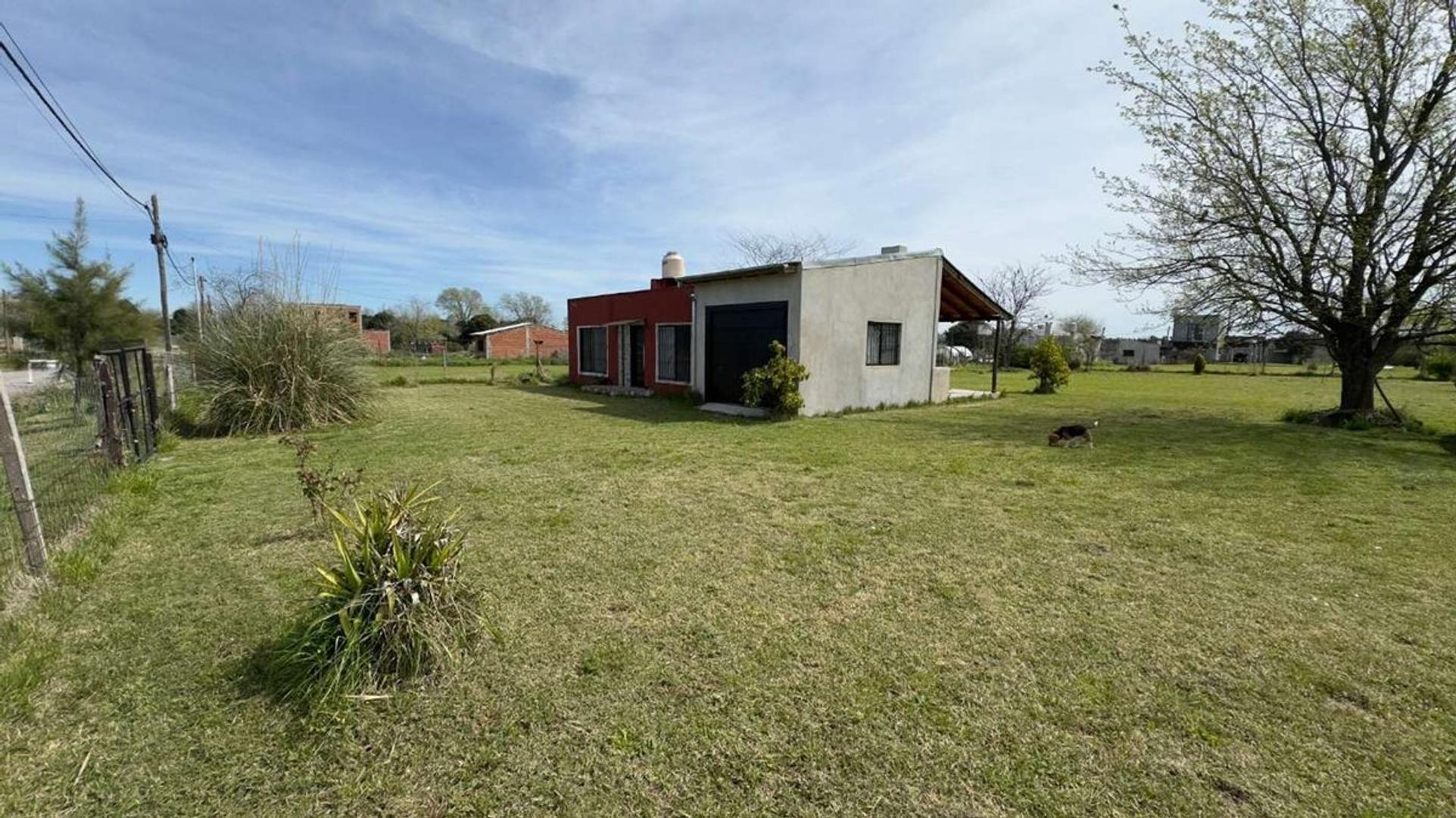 Casa 3 ambientes con 1 baño